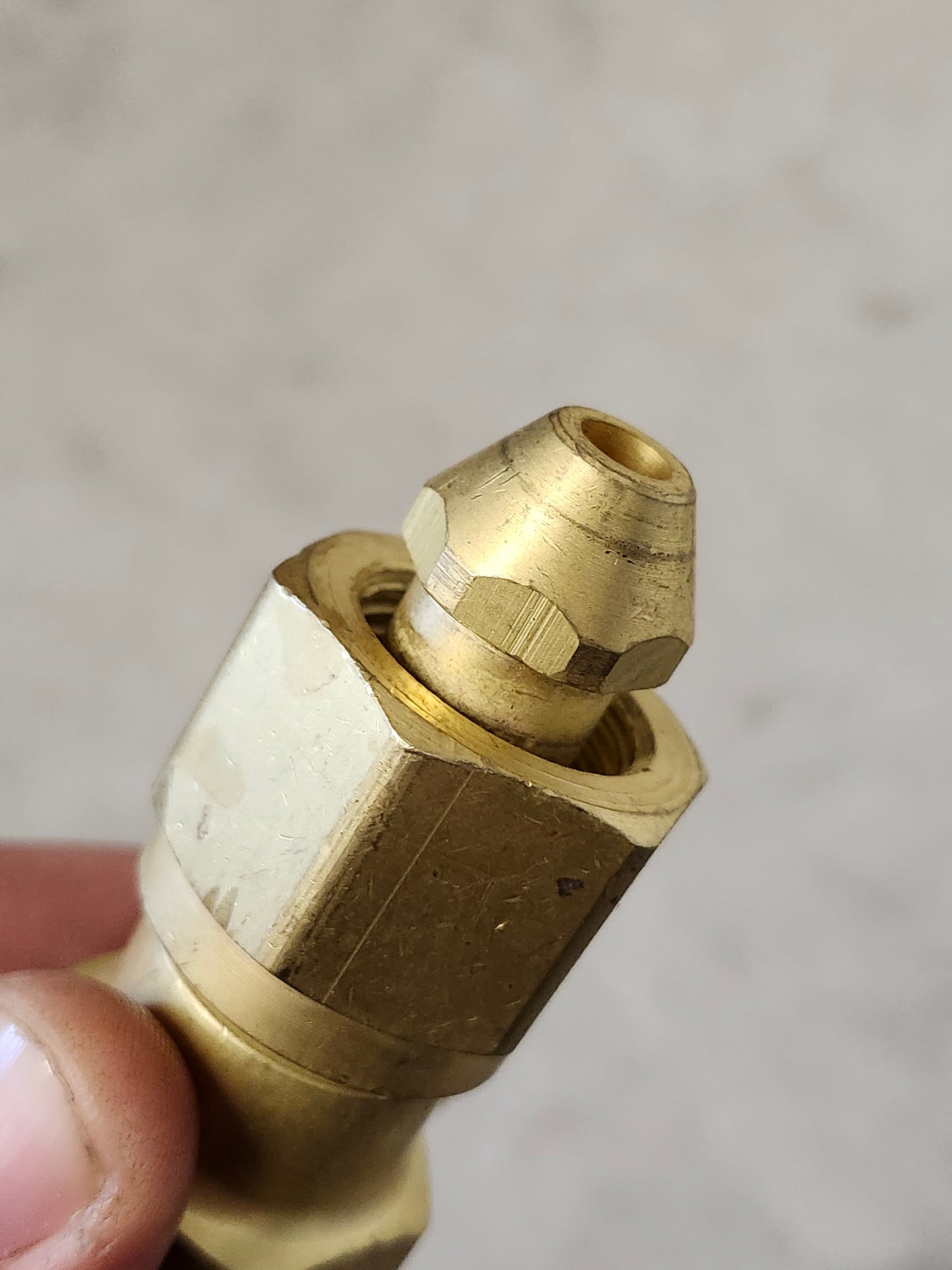 Brass Cylinder Adapter - CGA 300 to CGA 510 - Male Acetylene to Male Regulator