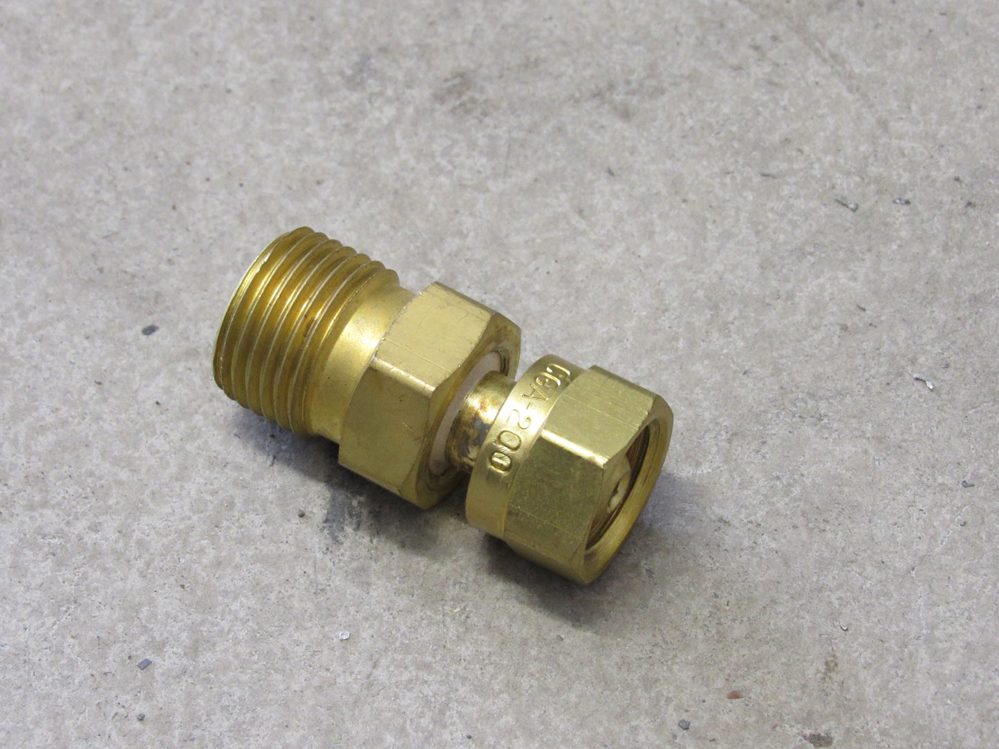 Adapter 322 - CGA 200-300